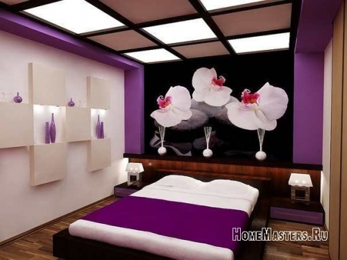 фиолетовая спальня со цветком
