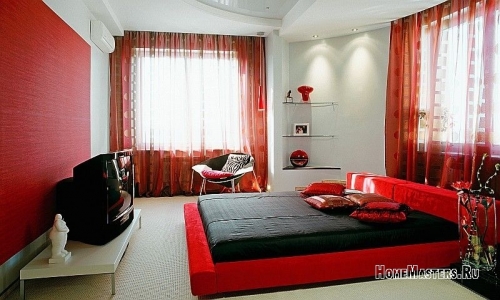 Спальня в красном
