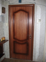 ustanovlena-vnutrennyaya-vhodnaya-dver.jpg