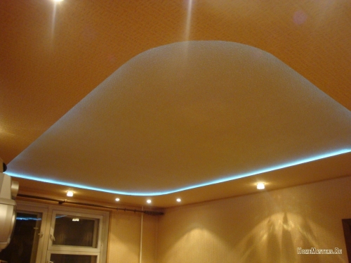 потолок с подсветкой
