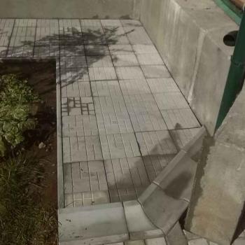 Подробнее о "Затирка швов уличной бетонной тротуарной плитки"