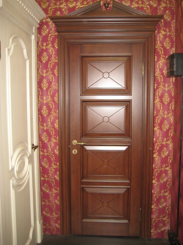Межкомнатная дверь Максимус  в классическом стиле Royal Interni