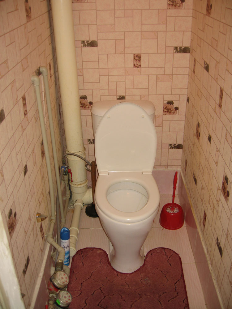 Три способа разводки труб в туалете и ванной комнате