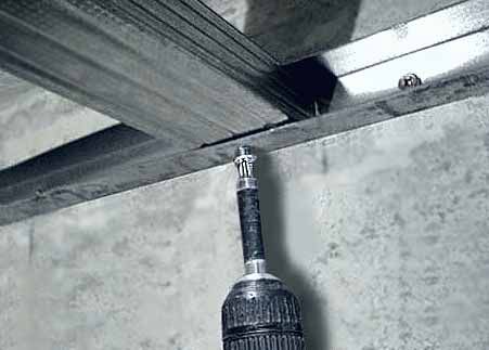 podvesnoj-potolok-iz-gipsokartona-svoimi