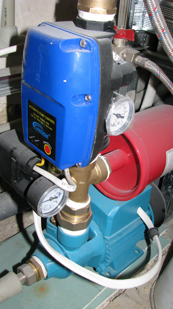 Насос воды не отключается. Реле давления насосной станции alc02sl. Блок автоматики для насоса Маркус EC-3. Насосная станция для воды стандарт 80 реле давления течет. Тайфун насосная станция реле давления.