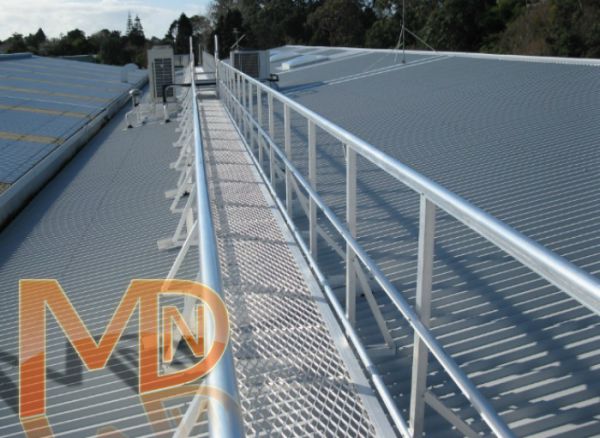 Перфорированный (Антискользящий) переходной мостик на крыше