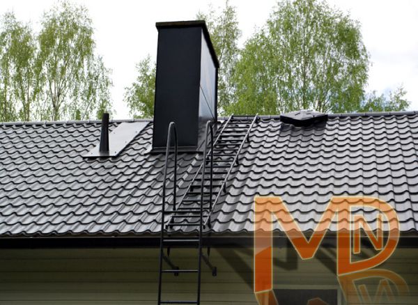 Пристенная и кровельная лестница с перекладиной