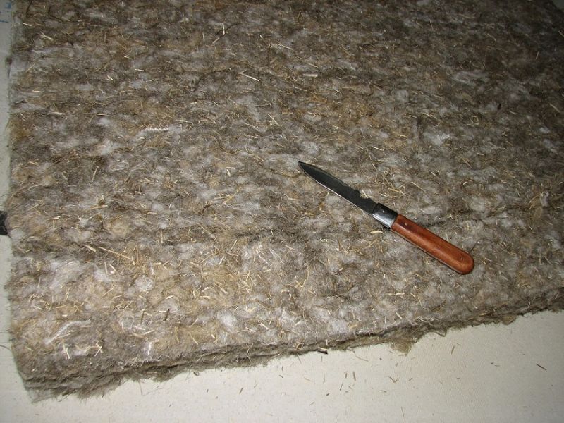 kakoy-uteplitel-luchshe-dlya-kryishi-raz