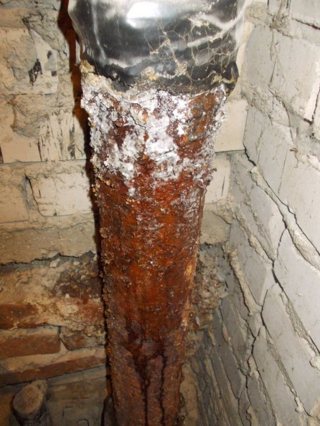 rzhavaya_zheleznaya_kanalizatciya.thumb.JPG.0a6517235ca992cc236049be1f928b7e.JPG