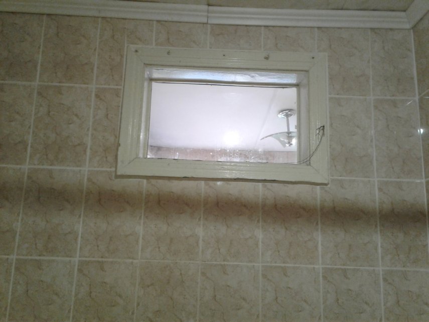 зачем нужно окно между ванной и кухней