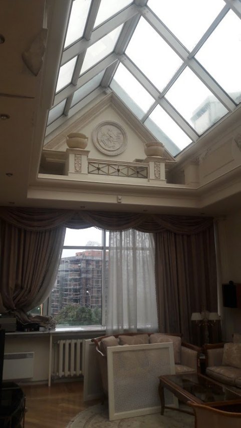 Стеклянный потолок.jpg