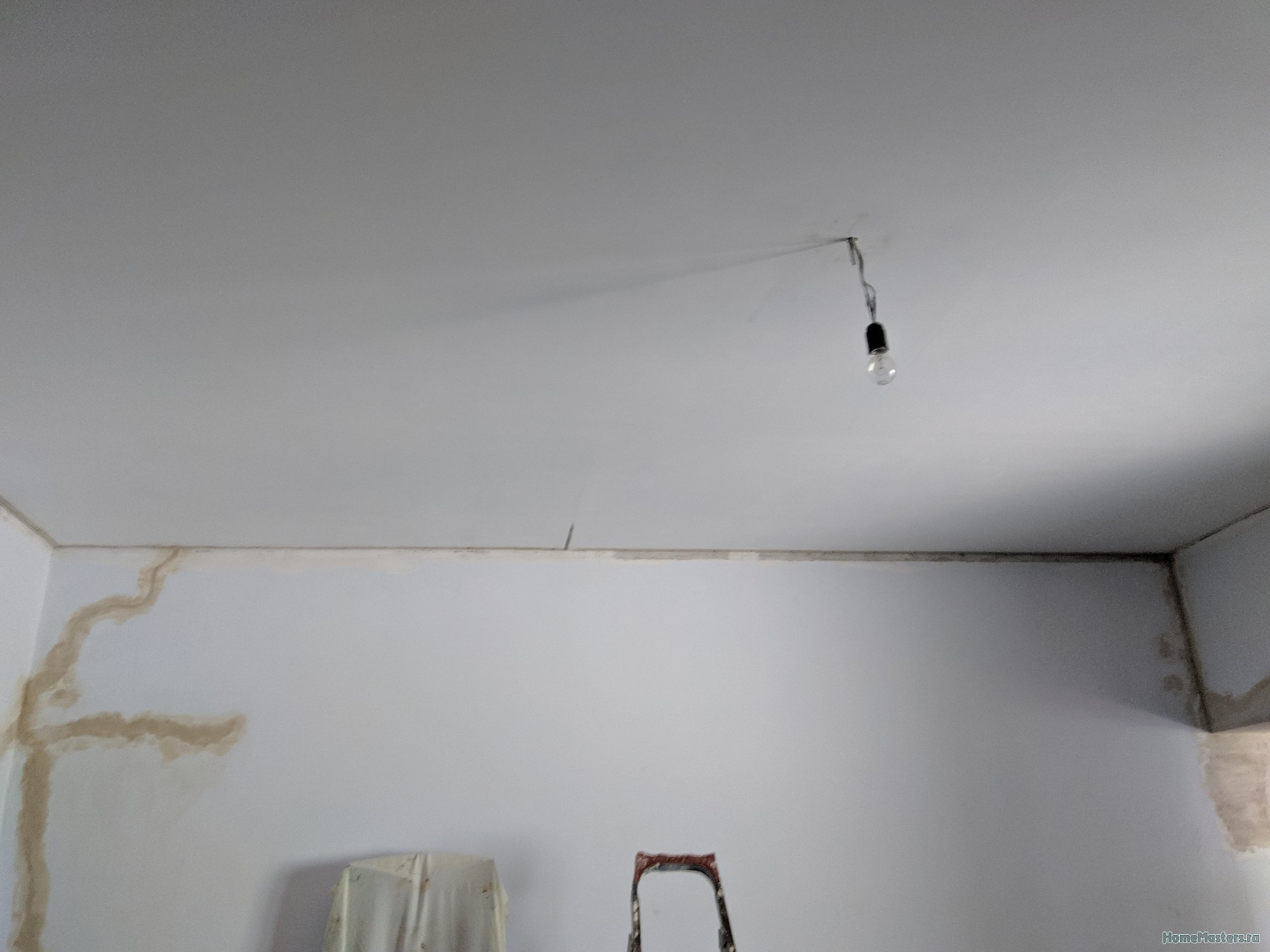 как избежать трещин на потолке из гипсокартона
