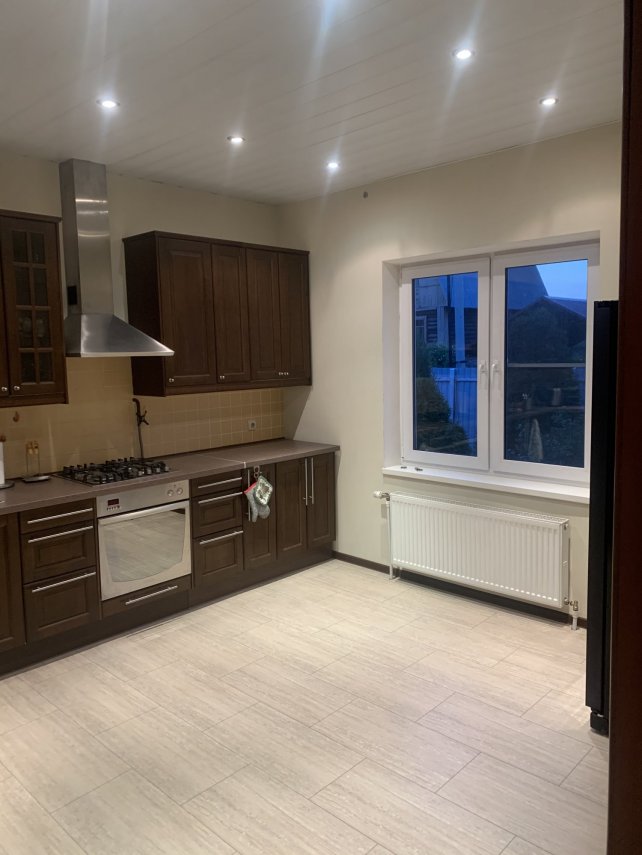 D5998565-4B39-4293-8B22-5A6A578E72A0