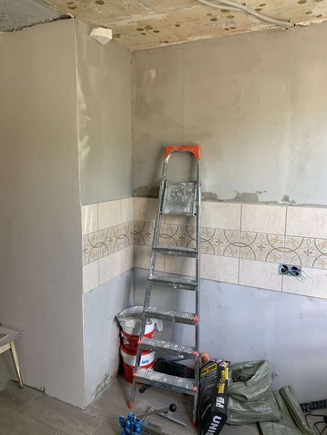 F894E018-5B93-408B-8EA5-9D15D107BBF3