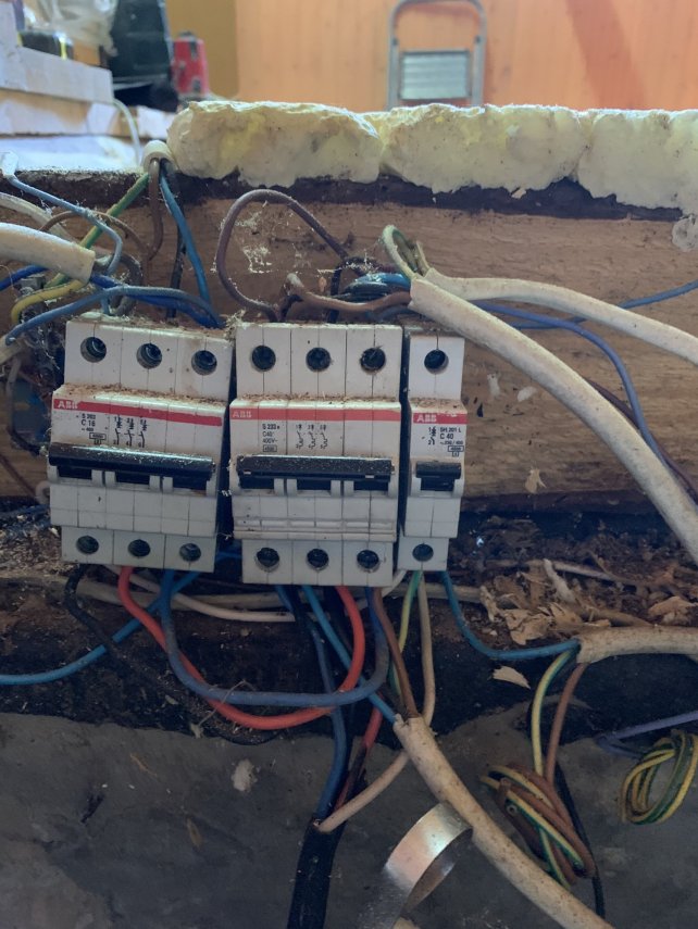 FE0A9874-98CA-4F13-8848-1E0044728AD1