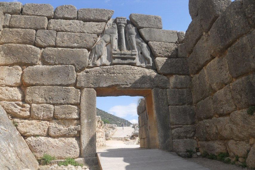 Lion-gate-in-Mycenae-2.thumb.jpg.4674c25901e0bc861ef86ebf86640a20.jpg