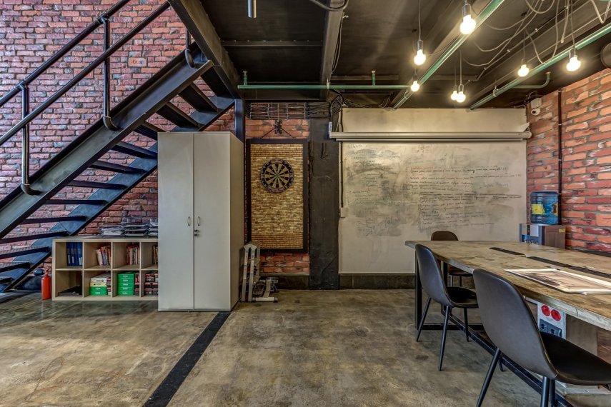 darts-v-interere-ofisa