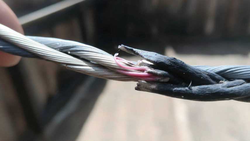 Oplavlennyi_kabel_v_izolyatcii@2x-1.thumb.png.aecf2c3f83ff309d469beaf16be1cbda.png