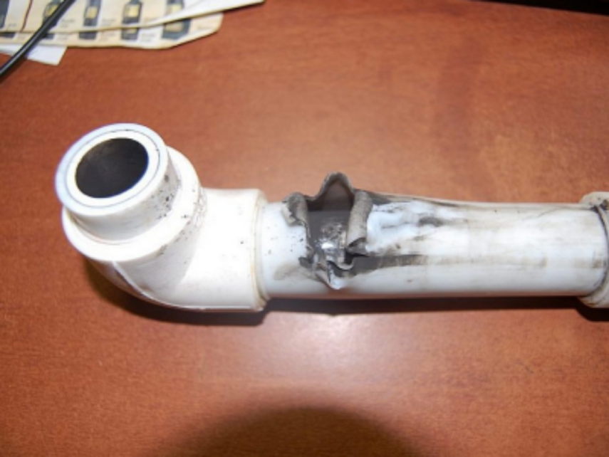 deformirovannaya_plastikovaya_truba.thumb.png.70668bd514a8605e23e18feead0e51a4.png