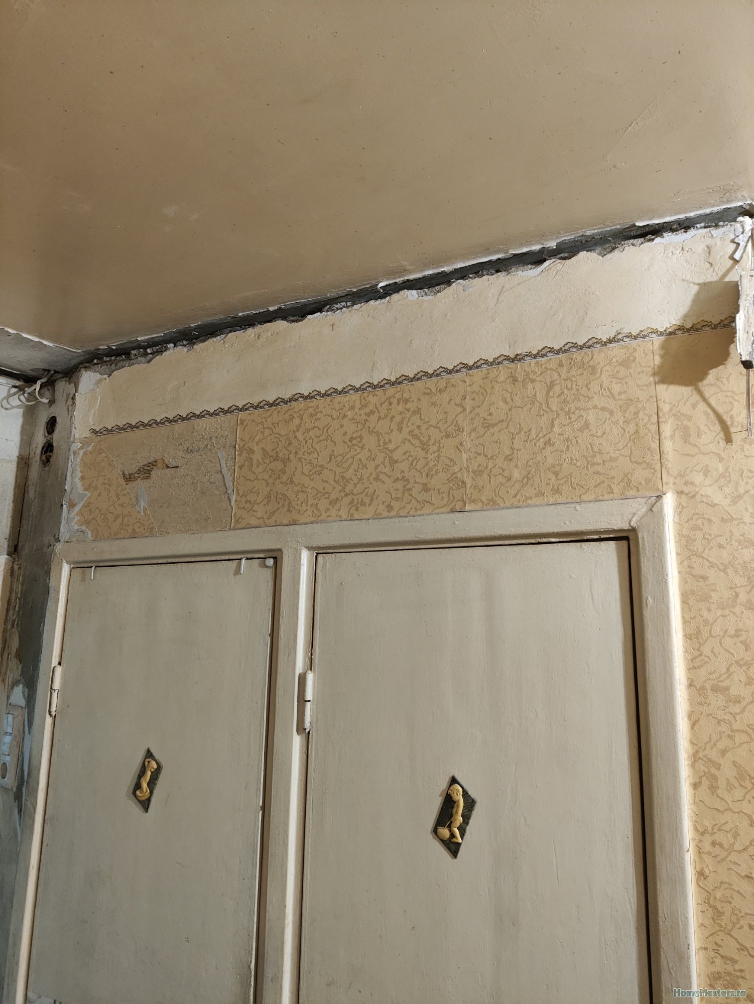 Подробнее о "Стена в хрущевке"